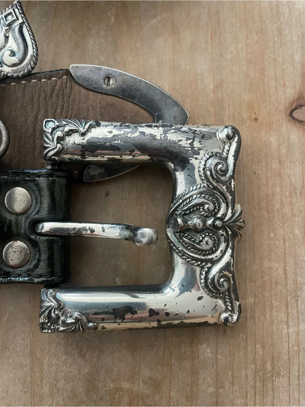 Genuine Leather by Simon Olive faux croc  Belt with Ornate Silver buckle sm 34in